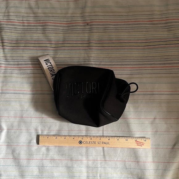 VS Travel bags bundle - Picture 6 of 6